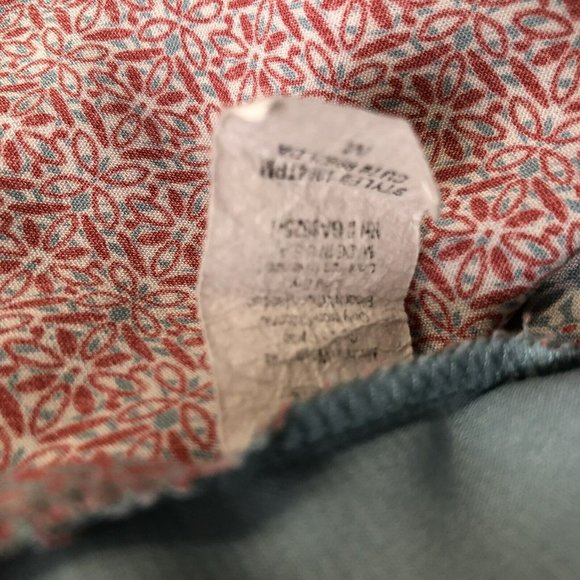 Renee C Women's Size Medium Linscott Split Back Multi-Color Sleeveless Blouse B2 - Picture 5 of 5